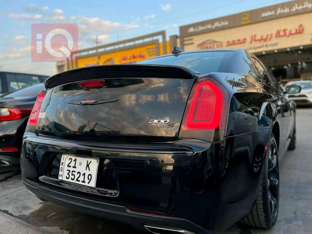 كرايسلر 300